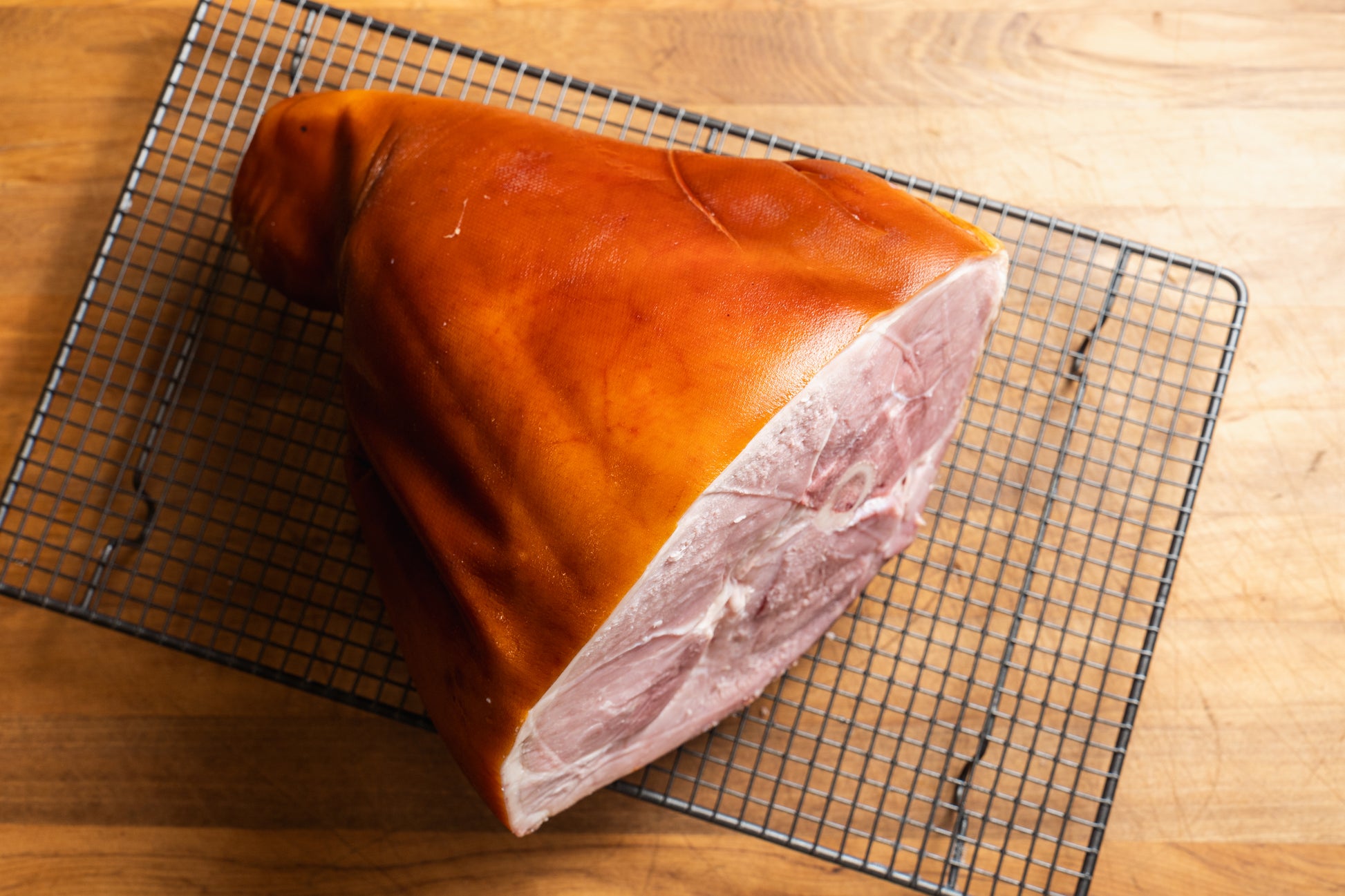 photo of cut Manuka smoked bone-in ham – gluten free, 100% NZ pork, award-winning ham by CHOP